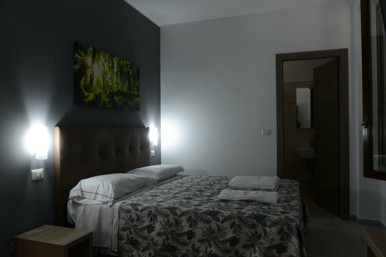 Hotel Oregon ミラノ エクステリア 写真