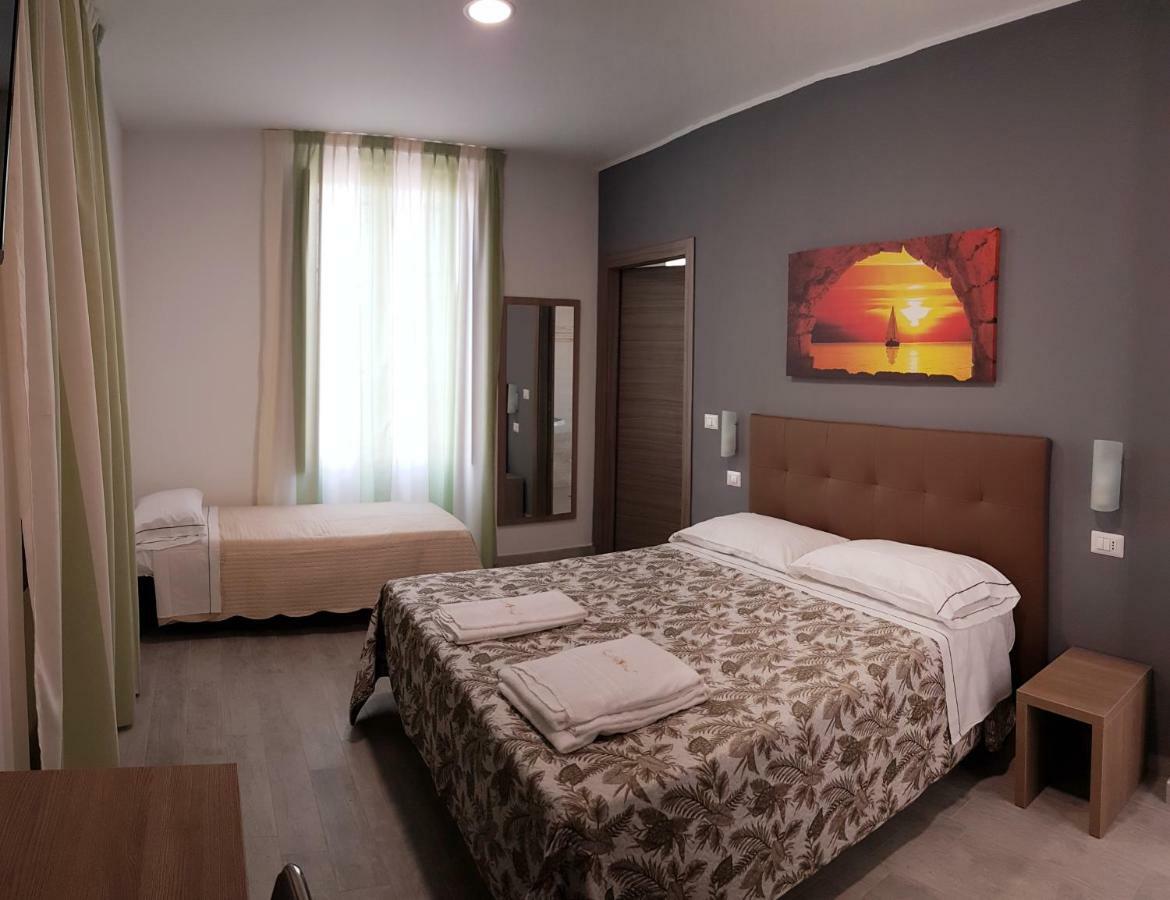 Hotel Oregon ミラノ エクステリア 写真